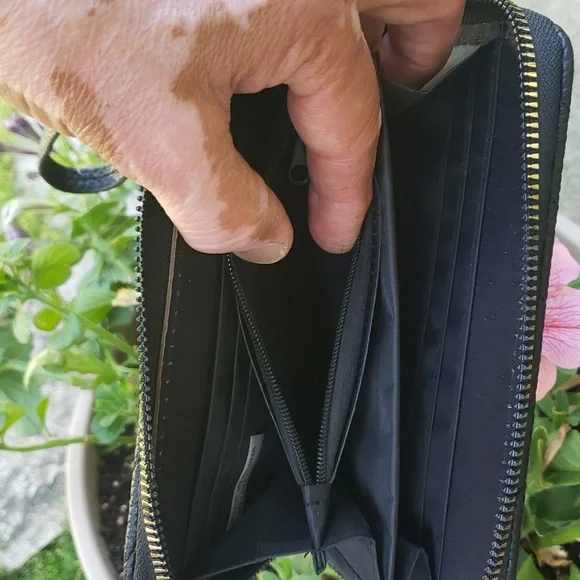 RAMPAGE WRISTLET Chevron design NWOT UNISEX - Picture 8 of 10